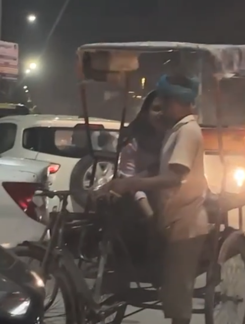 Rickshawala ko handjob viral video
